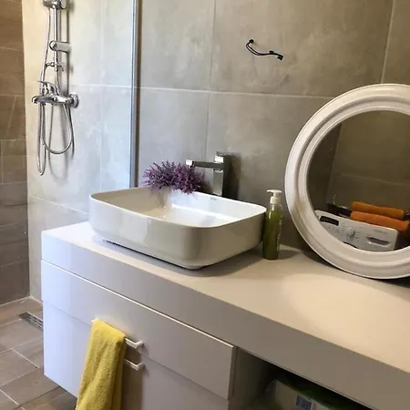 Garden View! Seaside Durres