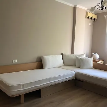 Garden View! Seaside Apartment *